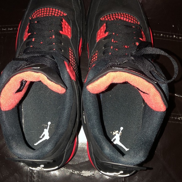 Jordan Retro 4: Red Thunder - Picture 4 of 4